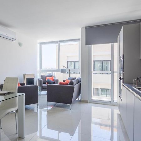 Saint Julian - Lovely Apartment With Terrace - Cityapartmentstay سانت جوليان المظهر الخارجي الصورة