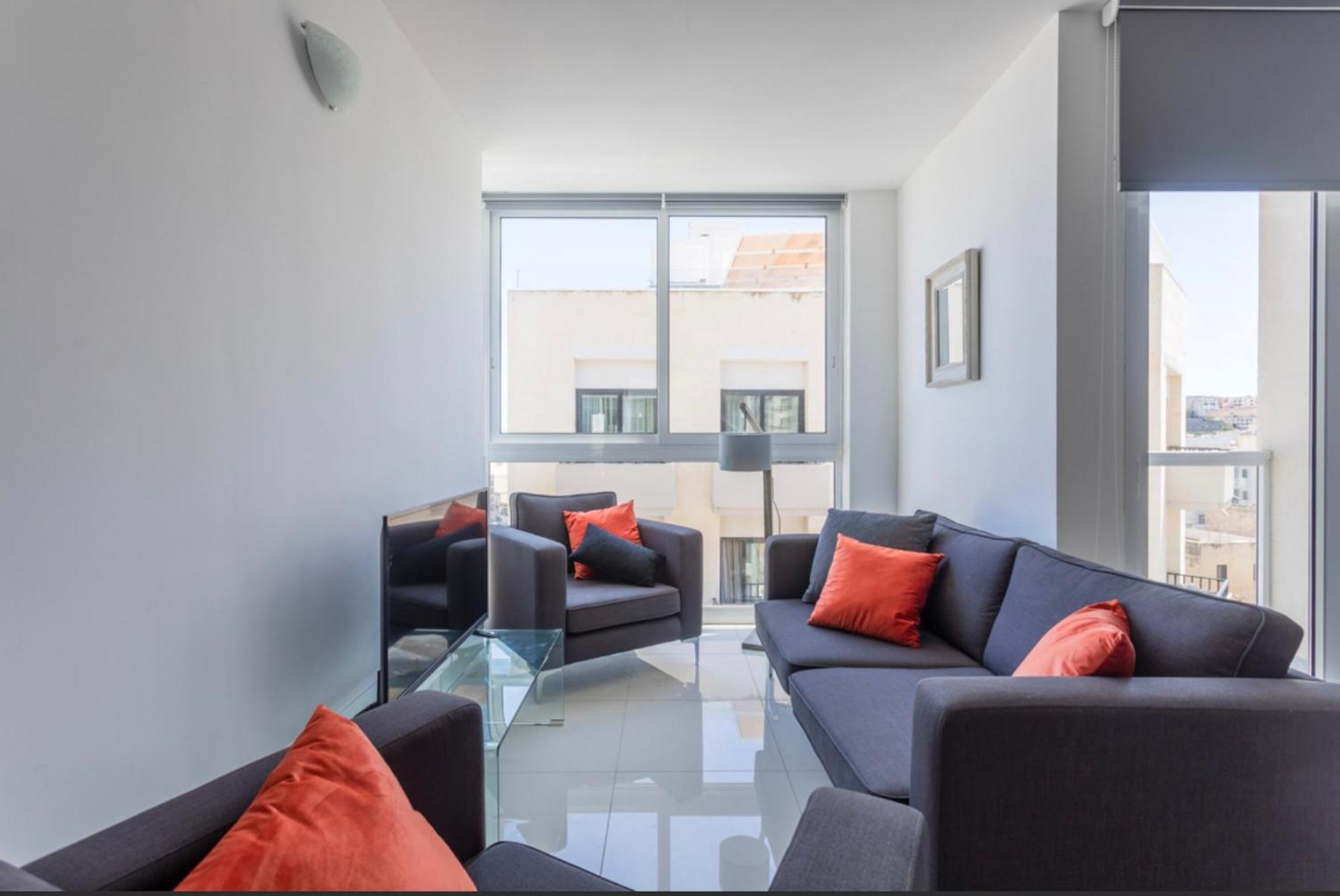 Saint Julian - Lovely Apartment With Terrace - Cityapartmentstay سانت جوليان المظهر الخارجي الصورة