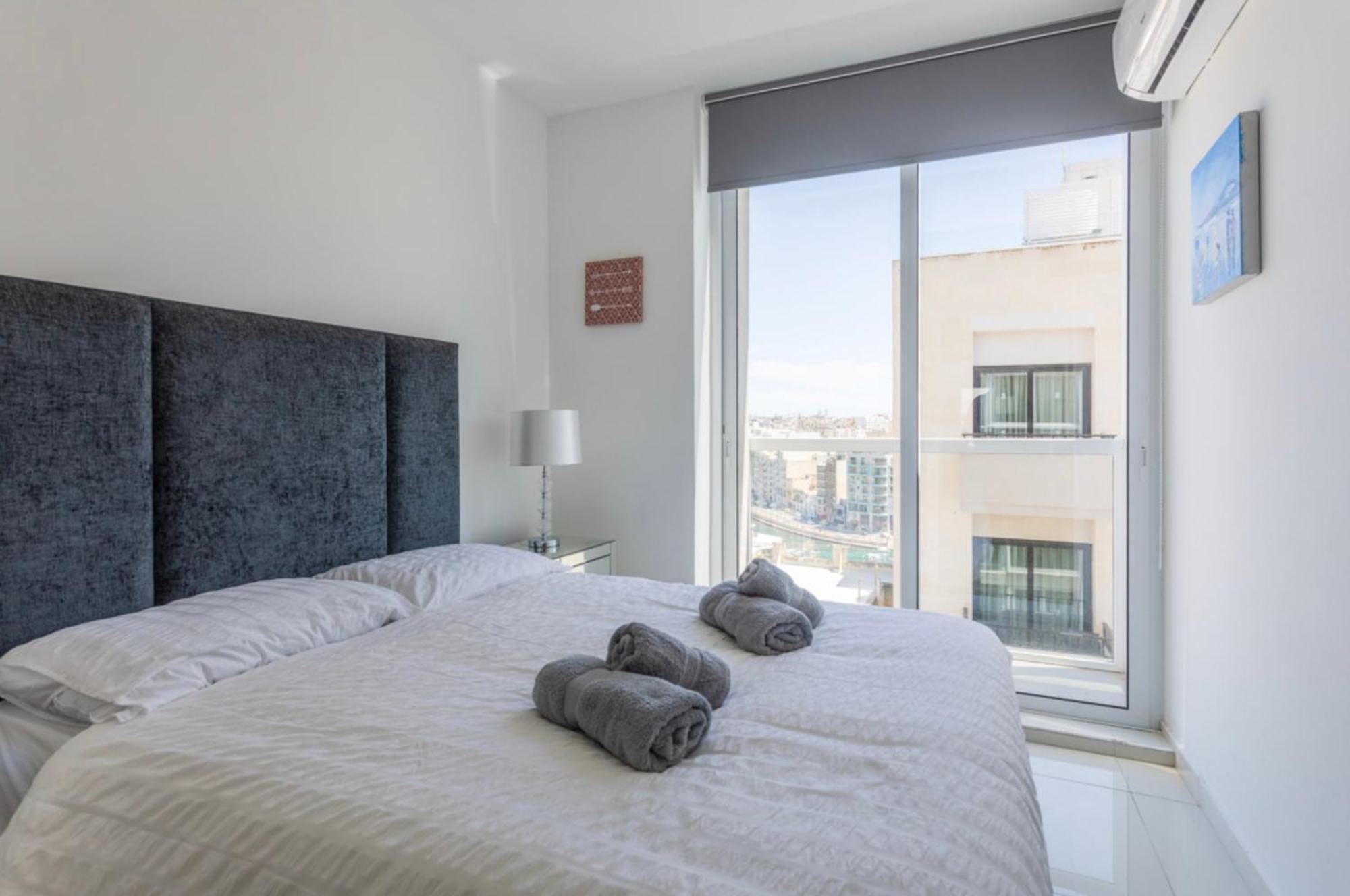Saint Julian - Lovely Apartment With Terrace - Cityapartmentstay سانت جوليان المظهر الخارجي الصورة