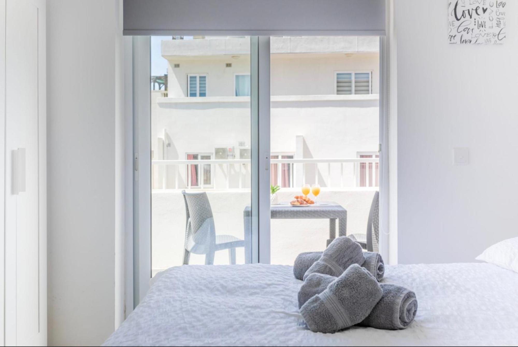 Saint Julian - Lovely Apartment With Terrace - Cityapartmentstay سانت جوليان المظهر الخارجي الصورة