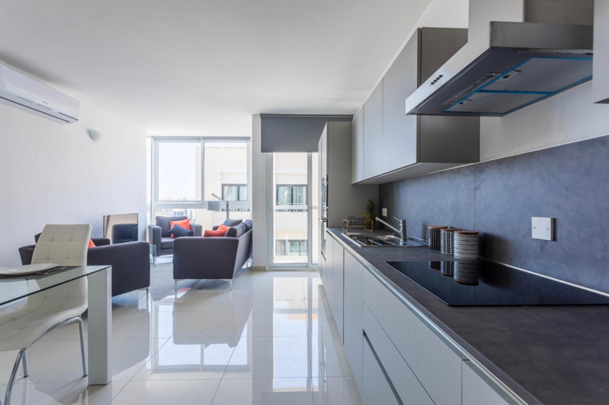 Saint Julian - Lovely Apartment With Terrace - Cityapartmentstay سانت جوليان المظهر الخارجي الصورة