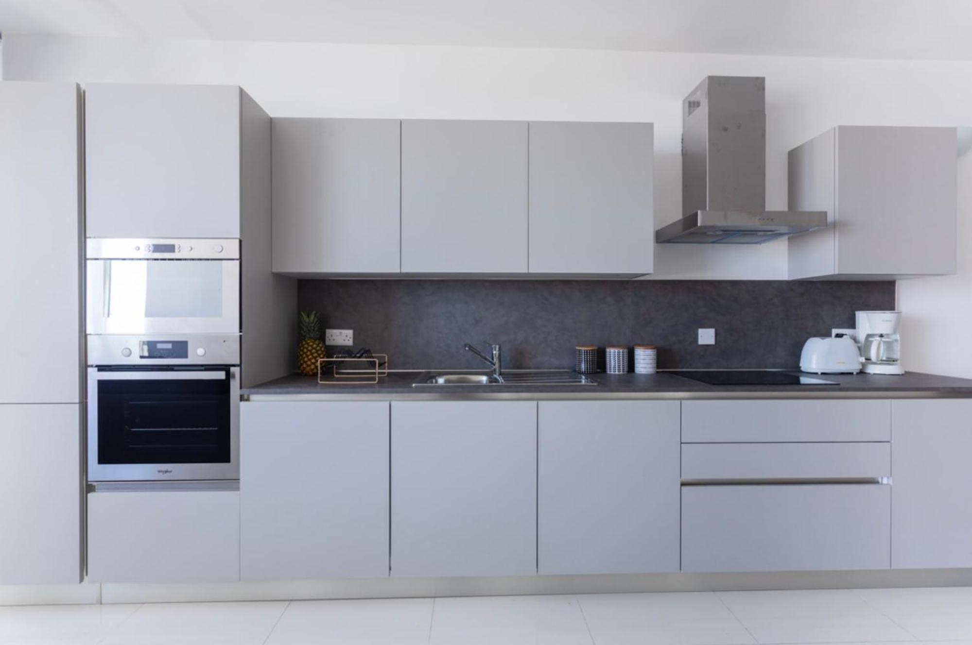 Saint Julian - Lovely Apartment With Terrace - Cityapartmentstay سانت جوليان المظهر الخارجي الصورة
